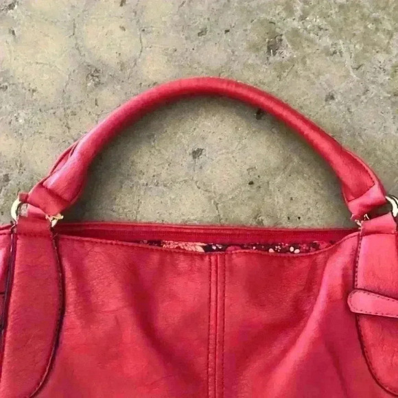 NINE WEST Red Purse Flower Lining - Picture 4 of 6